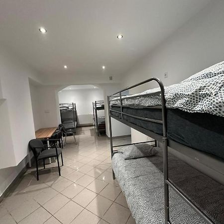 Golebia Hostel Познань Екстер'єр фото