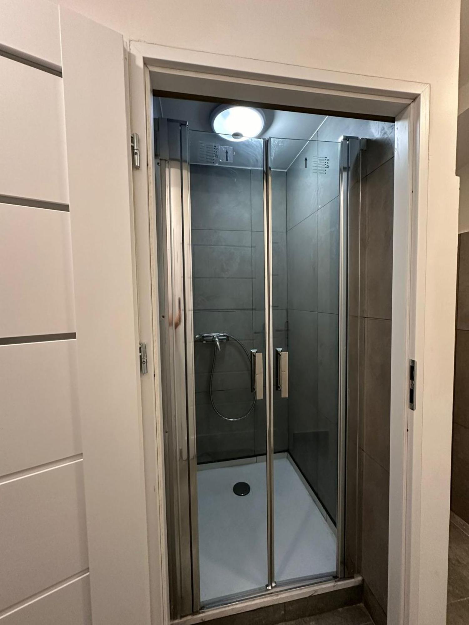Golebia Hostel Познань Екстер'єр фото